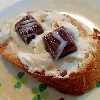 マスカルポーネとホイップとチョコのバゲット